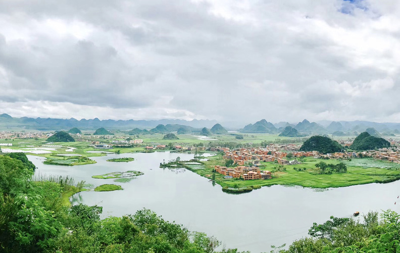 美丽的普者黑景区俯瞰图。